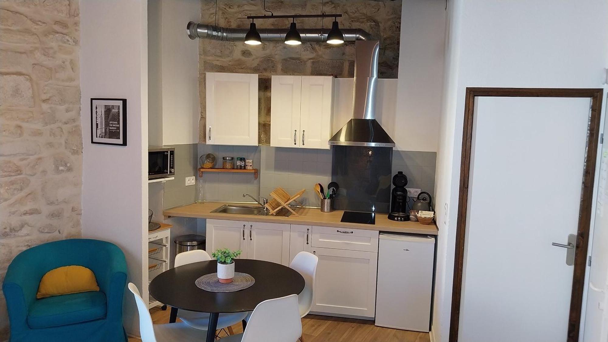 Immeuble 3 Apparts Centre Historique St Gilles Maisoncarreeconciergerie Saint-Gilles  Exteriér fotografie
