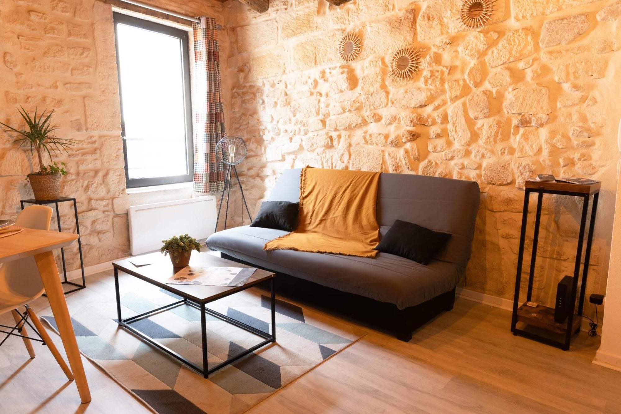 Immeuble 3 Apparts Centre Historique St Gilles Maisoncarreeconciergerie Saint-Gilles  Exteriér fotografie