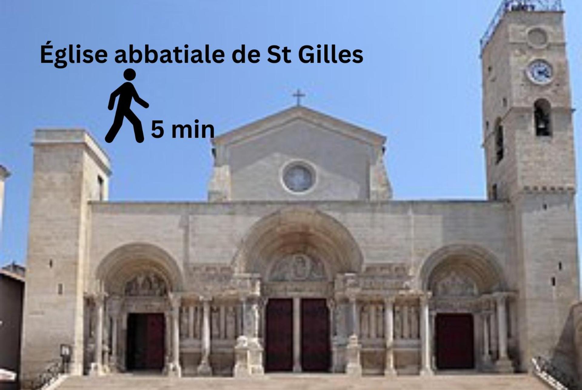 Immeuble 3 Apparts Centre Historique St Gilles Maisoncarreeconciergerie Saint-Gilles  Exteriér fotografie